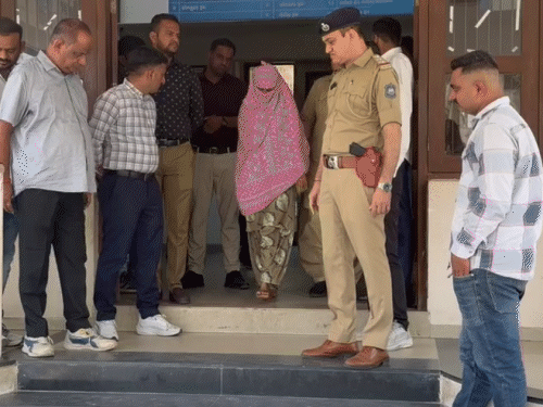 Ahmedabad Gomtipur: Woman Arrested Selling MD Drugs in Chocolate Wrappers