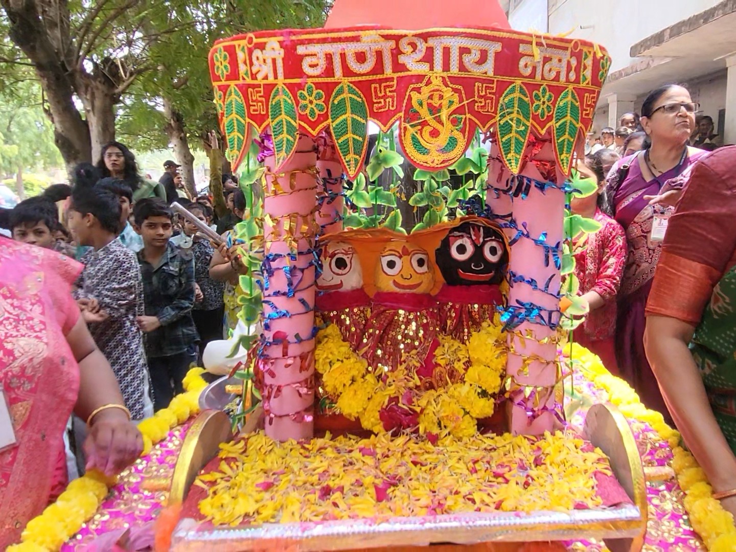 Modasa Kalarav School Students Celebrate Jagannath Rathyatra | 800 Kids