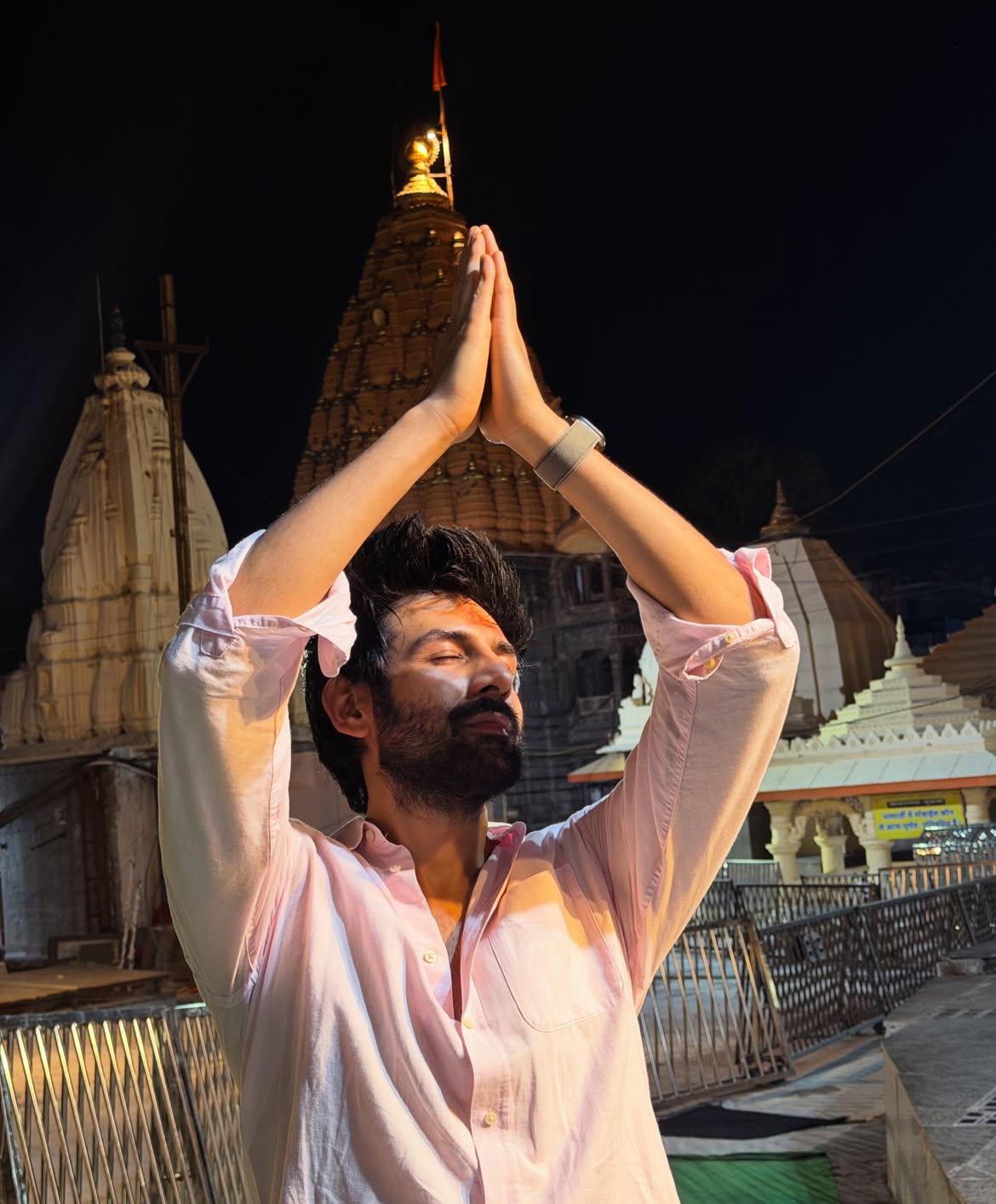 કાર્તિકે ઇન્સ્ટાગ્રામ પર ફોટો શેર કરીને લખ્યું, 'જય મહાકાલ'