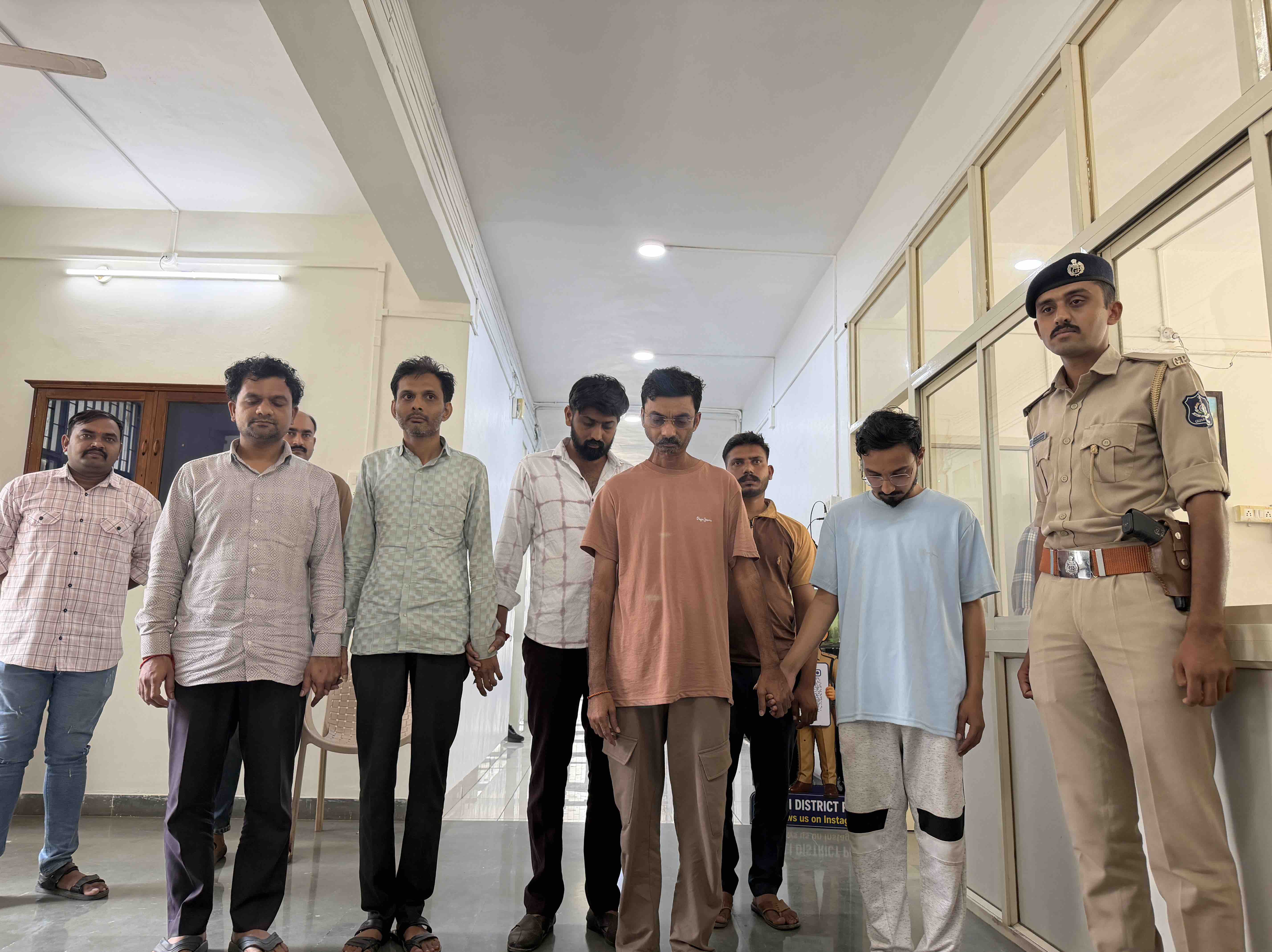 Amreli Police Bust SD Pay & Apna Pay Cyber Fraud | 635 Crore Scam
