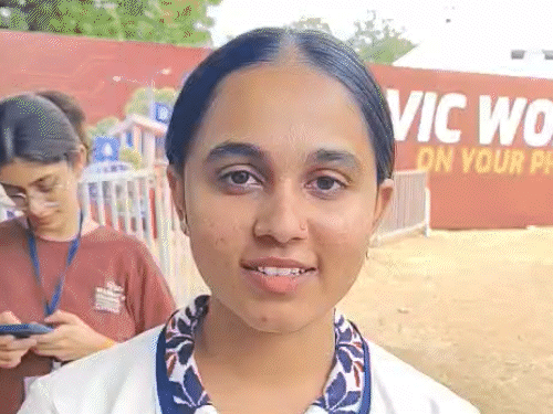 PM Modi Vadodara Visit; Youth Share Positive Vibes & Experience | VIDEO