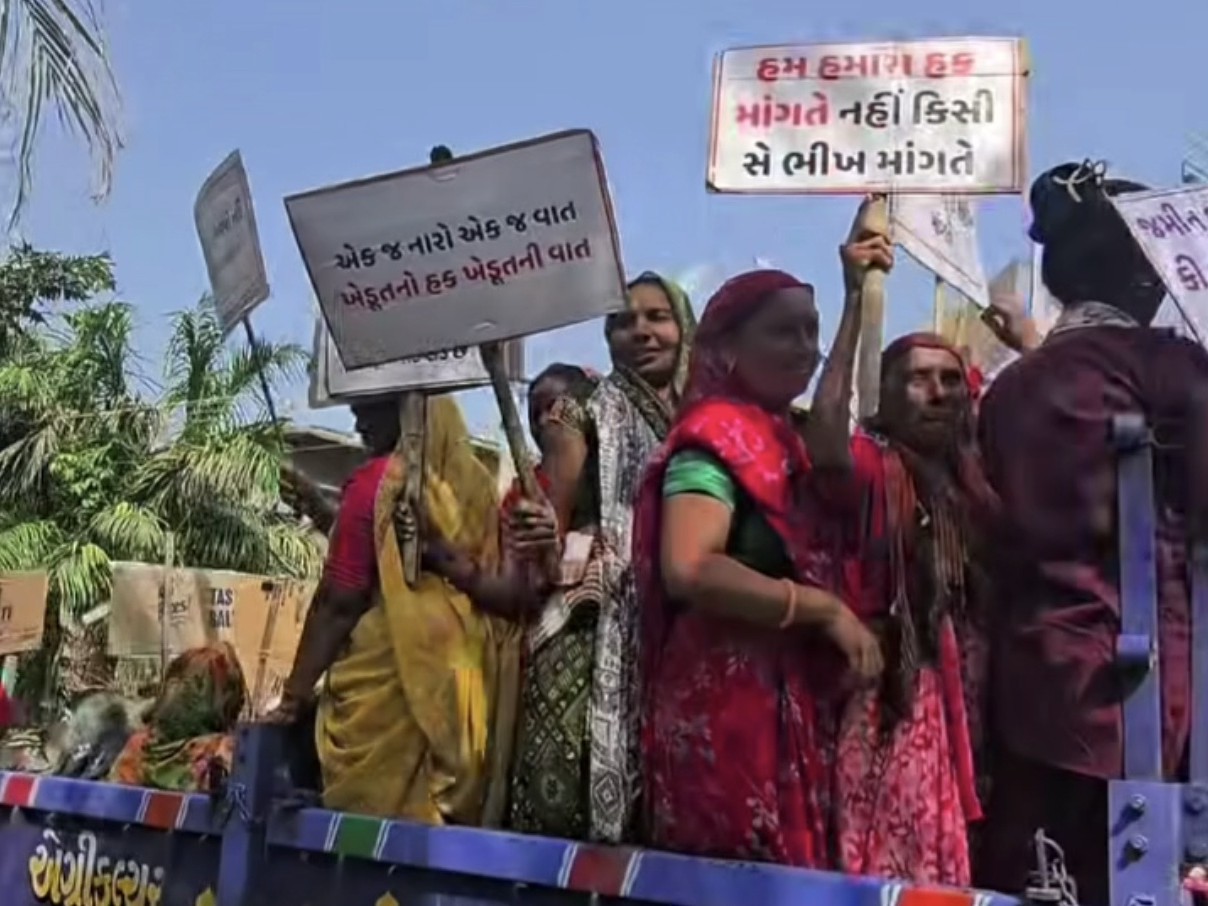 Dholka Farmers Protest Against Chemical Water Pollution | Jignesh Mevani