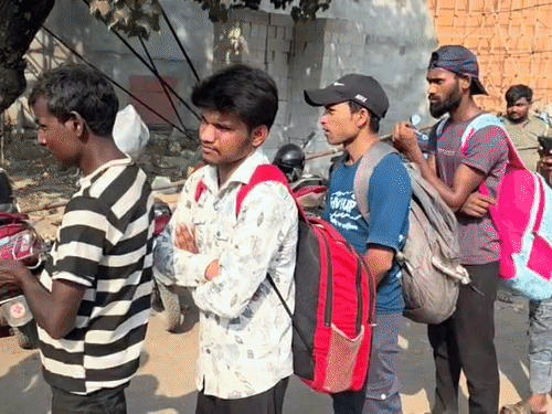 Surat Migrant Workers Protest; Gaon Chalo Andolan | UP Bihar Migration