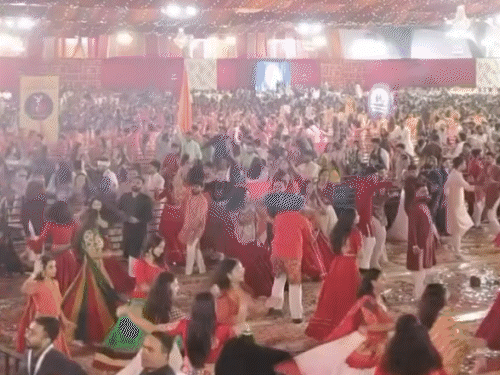 વોટરપ્રૂફ અને ફાયરપ્રૂફ ડોમ તેમજ ટેન્ટ તૈયાર. - Divya Bhaskar