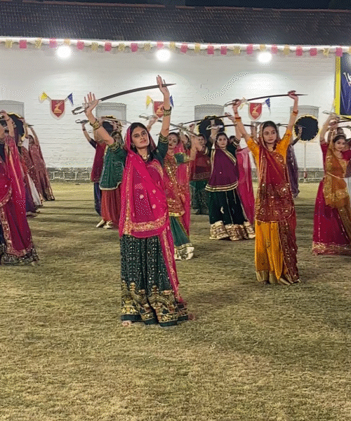 બીજા અને ત્રીજા નોરતે તલવાર રાસનું આયોજન.