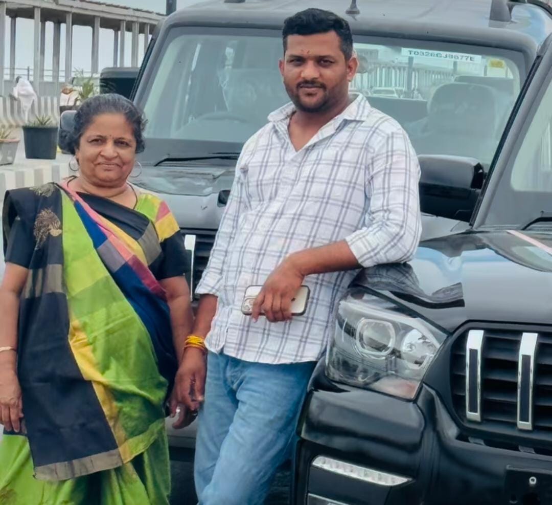 ભાજપના મહિલા કોર્પોરેટર મંજુલાબેનના દીકરા હિતેશે દારૂ મંગાવ્યો હતો.
