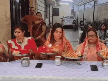 करवा चौथ पर सामूहिक रूप से कार्यक्रम का आयोजन किया गया। - Dainik Bhaskar