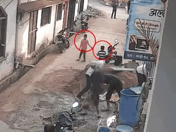 टीकमगढ़ : सेप्टिक टैंक में डूबने से दो भाइयों की मौत, CCTV में खेलते दिखे