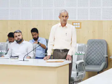 जनता की समस्याओं पर प्रशासन सख्त: जनता मिलन कार्यक्रम में अधिकारियों को समयबद्ध समाधान के कड़े निर्देश