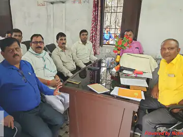 स्मार्ट क्लास में गानों पर थिरके छात्र: परीक्षा खत्म होते ही डिजिटल स्क्रीन पर चलाया वीडियो, हुआ बड़ा एक्शन