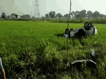 एक-दो दिन पहले खरीदी थी कार - Dainik Bhaskar