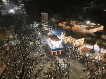 माता दंतेश्वरी के छत्र के साथ विजय रथ की परिक्रमा कराई गई। - Dainik Bhaskar