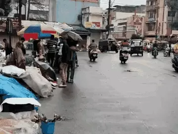 अर्नब के असर से रायगढ़ में सुबह से बूंदाबांदी हो रही है, ठंडी हवाएं चल रही हैं। 