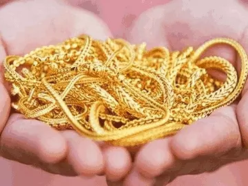 Madhupura Market Gold Theft; Worker Escapes With 20 Lakh Gold | Ahmedabad
