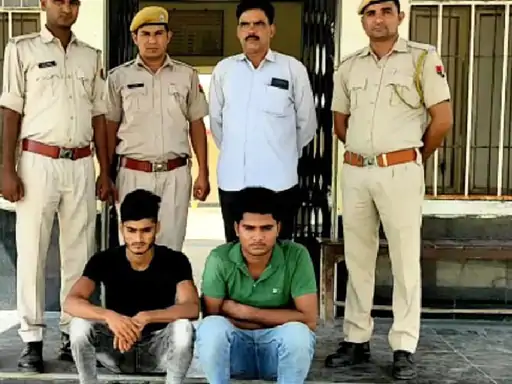 आरोपियों के मोबाइल में मिले सेना के जवानों के फर्जी आईडी कार्ड, OLX पर सामान बेचने का झांसा देकर पैसे ठगने के मिले ट्रांजेक्शन, दोनों से पूछताछ जारी