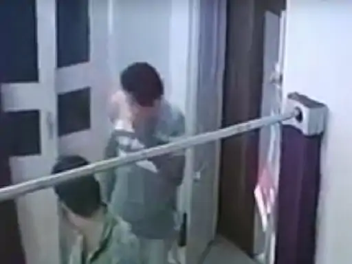 नकाबपोश बदमाश गुप्त रोग का बहाना बनाकर केबिन में घुसा,सीसीटीवी से पहचान कर रही पुलिस