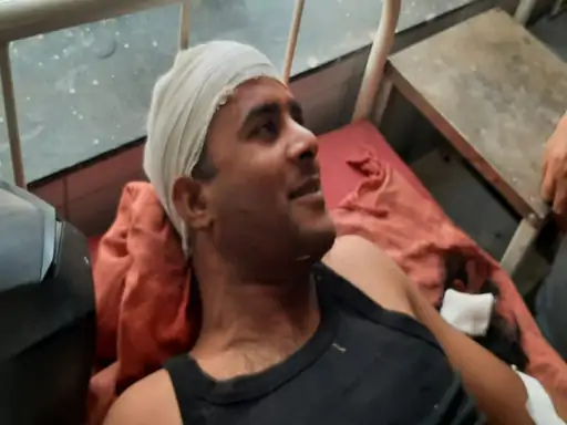 3 युवकों ने ट्रैफिक पुलिसकर्मी से की मारपीट बाजार में लापरवाही से बाइक चलाने पर रोका