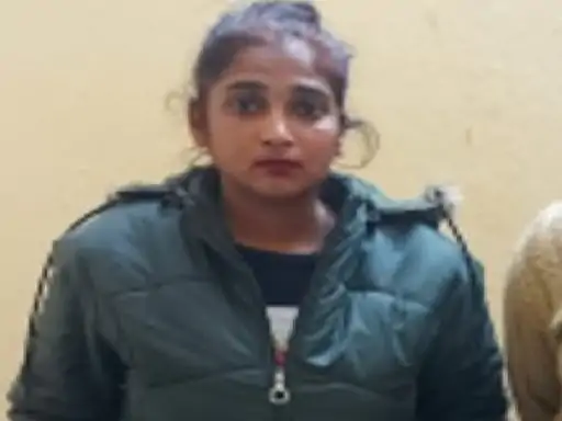 शादी के 2 माह बाद तलाक लेकर लिव इन में रह रही थी युवती, लाठी से युवक का सिर फोड़ा