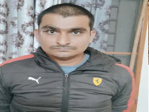 नारकोटिक्स इंस्पेक्टर 2 लाख की रिश्वत लेते गिरफ्तार आरोपी नहीं बनाने की एवज में मांगे थे 5 लाख रुपए, ACB ने किया ट्रैप, घर से भी मिले 6 लाख