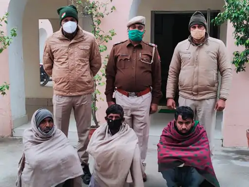 पुलिस की गाड़ी का शीशा तोड़ने और सरकारी काम में बाधा डालने के 3 आरोपी गिरफ्तार