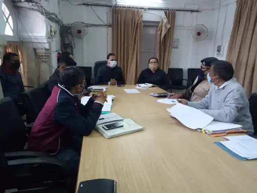 जिला स्तरीय टास्क फोर्स समिति की बैठक जिला कलक्टर बोले- संयुक्त कार्रवाई दल समन्वय स्थापित कर जिले में अवैध खनन की करें रोकथाम