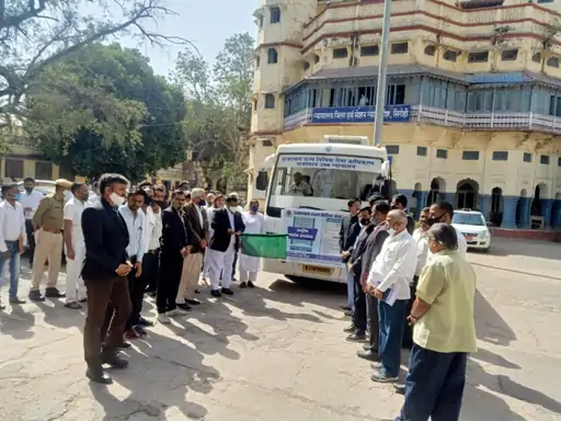 मोबाइल वैन करेगी लोगों को जागरूक:18 मार्च तक जिले में घूमेगी, देगी विधिक सेवा कार्यक्रमों की जानकारी