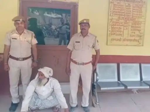 लोगों को ब्लैकमेल कर ऐंठ रहे थे पैसे, पुलिस ने मौके से दोनों को पकड़ा