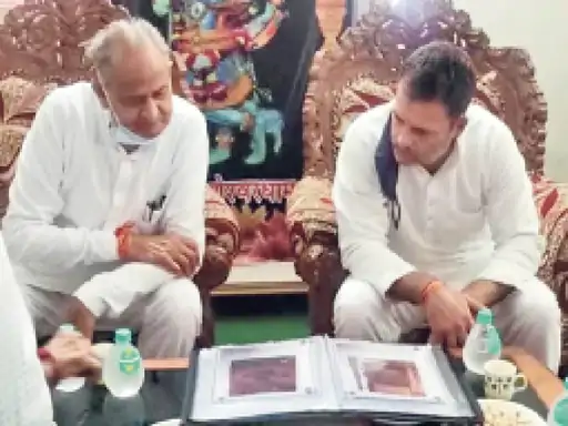 बेणेश्वर की सभा में बोले राहुल गांधी भाजपा दो हिंदुस्तान बनाना चाहती है, हम एक