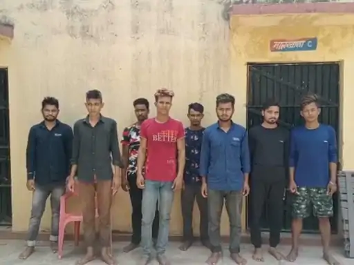 पहचान छिपाकर रह रहे 8 बांग्लदेशियों को पकड़ा कोर्ट के आदेश के बाद हो सकती है वतन वापसी