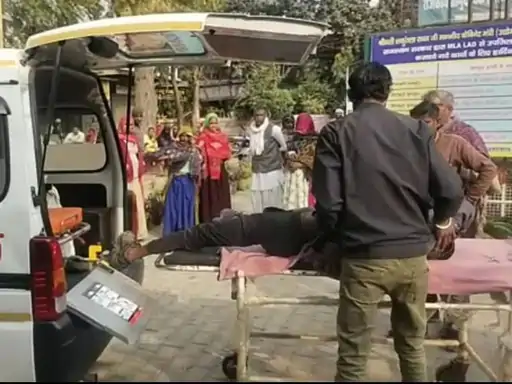 कांजीपुरा में स्पीड ब्रेकर बन रहा हादसे का कारण:वाहन को बचान के चक्कर में हुआ हादसा, हरियाणा का रहने वाला युवक गंभीर घायल