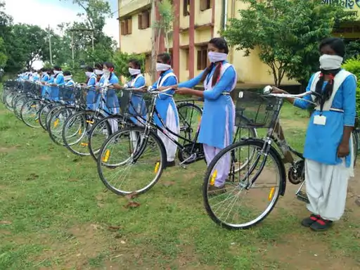 आधा सत्र बीता, लेकिन नहीं मिली साइकिल:18 हजार छात्राओं को इंतजार, अधिकारी बोले-निदेशालय करेगा वितरण