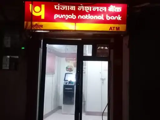 तालें बंद ATM काट रहे, यहां गार्ड भी नहीं:कई ATM उखाड़ने की वारदात के बावजूद शहर में ATM राम भरोसे
