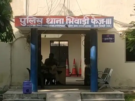 पत्नी से छेड़छोड़ करने से रोका तो किया हमला:पति के सिर पर मारा लोहे का पलटा, मामला दर्ज