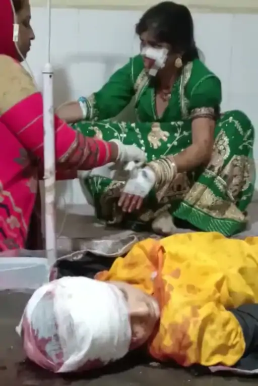 हवा की बजाय बच्चों के सामने चलाई गोली:शादी के जश्न में एक बच्चे समेत 2 की मौत; एक के बाद एक चार फायर किए