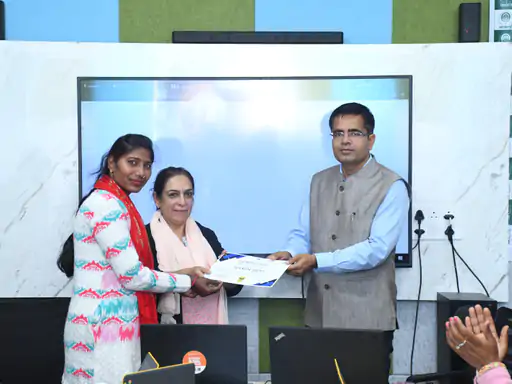 ई-कॉमर्स की दो दिवसीय प्रथम ट्रेनिंग का समापन:नाबार्ड GM ने कहा - ई कॉमर्स बाजार में महिलाओं की भूमिका बढ़ रही है