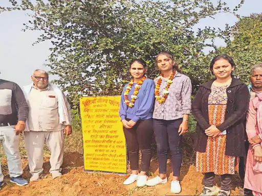 नवाचार रास्ता खोलो अभियान:समझाइश से खुलवाए वर्षों से बंद रास्ते, बिटिया गौरव पट्टिका लगाई