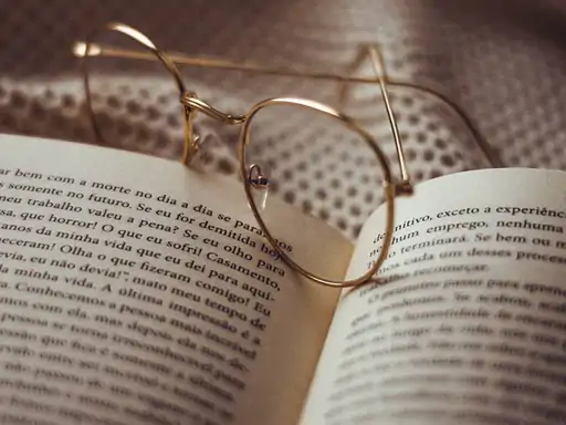 सेल्फ हेल्प:जीवन मूल्य सही-गलत का फर्क बताते हैं