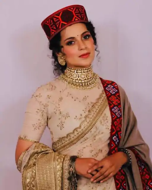 ‘मैं स्कूल बंक करके फोटोशूट करवाने जाया करती थी’:कंगना को आई अपने शर्मा अंकल की याद, बोलीं- वो मेरी तस्वीरें स्टूडियो की दीवार पर लगवाते थे