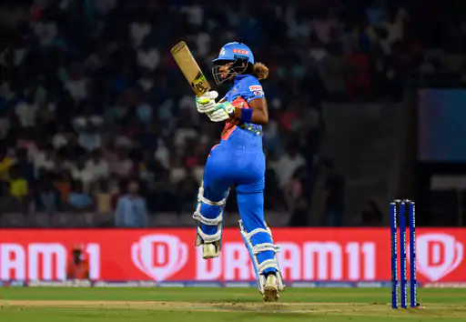 WPL का पहला दिन रिकॉर्ड ब्रेकिंग:मुंबई ने बनाए 207 रन, हेली मैथ्यूज ने जड़ा पहला चौका और छक्का; देखें टॉप मोमेंट्स