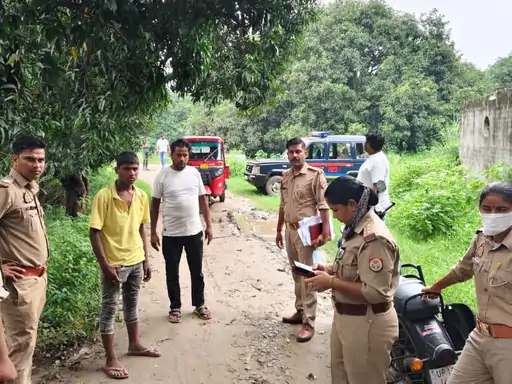 बुलंदशहर में मिला महिला का सड़ा-गला शव:कूड़े में फंसने से फैली दुर्गंध,मसूरी की ओर से बहकर आया शव,नहीं हुई शिनाख्त... TV Newsकल तक