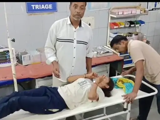 बुलंदशहर में घर में घुसकर मारपीट और फायरिंग:घर में घुसकर महिलाओं को पीटा,पुरानी रंजिश में दबंगों का आधी रात हमला,फायरिंग कर फरार...TV Newsकल तक