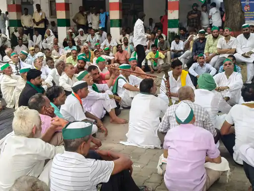 देर रात प्रशासन ने मानी तीन मांगें:500 ट्रैक्टर लेकर कलक्ट्रेट पहुंचे किसान,20 करोड़ का बकाया भुगतान तुरंत कराया...TV Newsकल तक