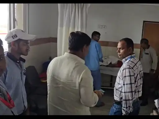 खुर्जा में लड़ाई के बाद महिला ने ससुराल छोड़ा:पत्नी के मायके जाने से परेशान पति ने खाया जहर,पड़ोसियों ने अस्पताल भेजा...TV Newsकल तक