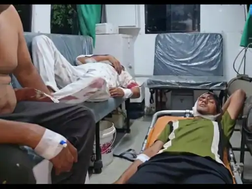 खुर्जा में दो पक्षों में चाकूबाजी से एक की मौत:हायर सेंटर रेफर,मारपीट में 5 घायल,10 लोग हिरासत में...TV Newsकल तक