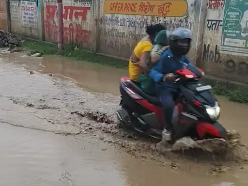 बुलंदशहर में 1.33 करोड़ की सड़क एक माह बाद भी अधूरी:मंडी रोड निर्माण में देरी पर ईओ सख्त, व्यापारी-किसान परेशान...TV Newsकल तक