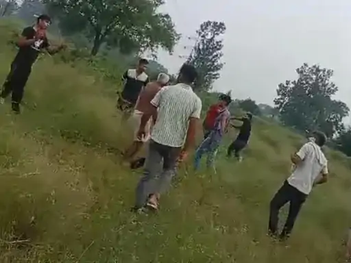बुलंदशहर में दो पक्षों में मारपीट:जमीनी विवाद में चले लाठी-डंडे और फावड़े,4 लोग घायल, कई हिरासत में...TV Newsकल तक