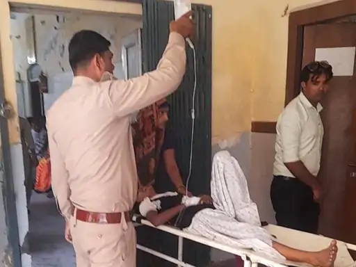 बुलंदशहर में कोर्ट से लौटते समय महिला पर हमला:हायर सेंटर रेफर,ई-रिक्शा रुकवाकर बदमाशों ने मारी गोली...TV Newsकल तक