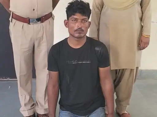 पूर्व सांसद के आश्रम में चोरी करने वाला गिरफ्तार: 150 सीसीटीवी देख पुलिस ने इनामी आरोपी पकड़ा, रेस्टोरेंट में सब्जी लेने आया था