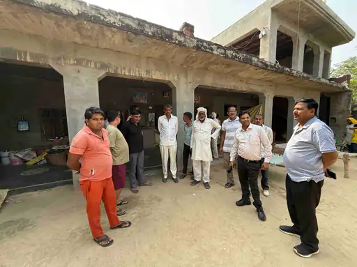 बुलंदशहर में गैस सिलिंडर फटा:घर का लिंटर गिरा,वृद्धा गंभीर रूप से झुलसी...TV Newsकल तक