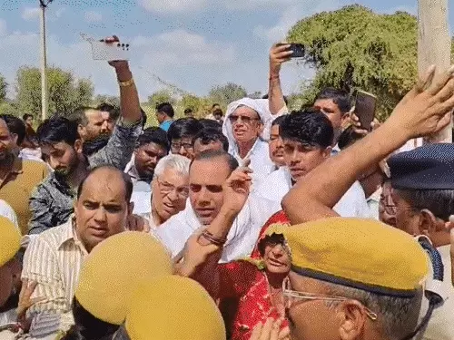 विधायक बोलीं- मेरा प्रोटोकॉल चीफ-सेक्रेटरी से ऊपर:लेकिन मुझसे अपराधी जैसा सलूक किया; झुंझुनूं में PHC का उद्घाटन करने पहुंची थी, धक्का-मुक्की हुई